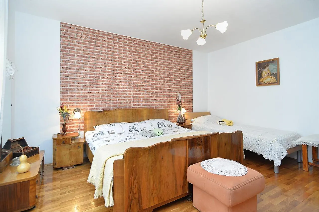 Apartment Vilim 2226 Pula