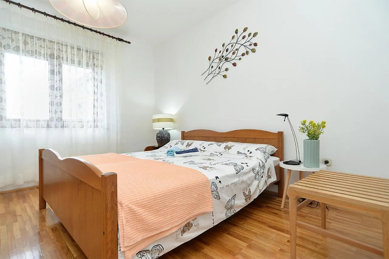 Apartment Vilim 2226 Pula 0*,