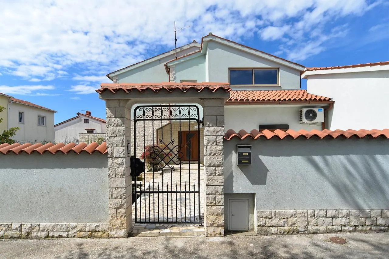 Apartment Vilim 2226 Pula