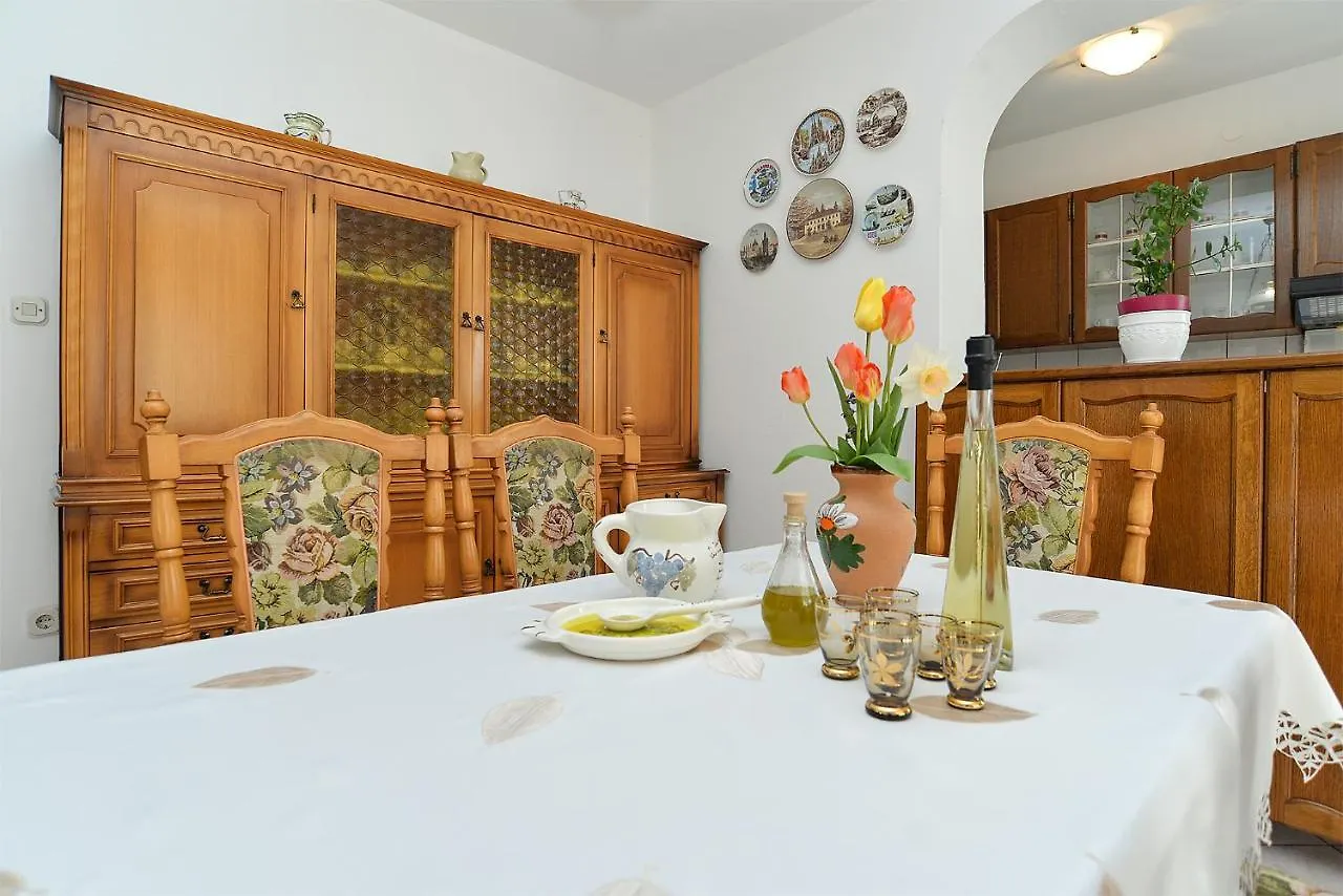 Apartment Vilim 2226 Pula 0*,